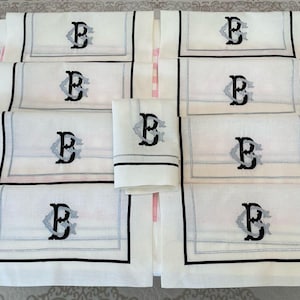 Double Lettered Linen Wedding Napkin, Interlocked Monogrammed Linen Napkin, Custom Linen Napkin, Hemstitched Linen Napkin, Couple İnitials.