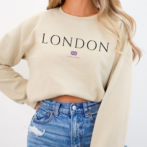 London England Crewneck Sweatshirt, Classic & Cozy Heavy Blend™ Crewneck Sweatshirt