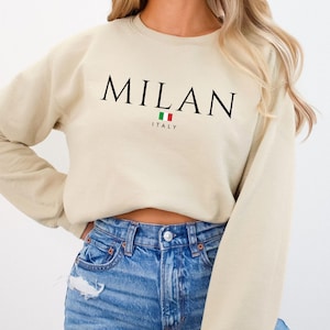Milan Italy Crewneck Sweatshirt, Classic Stylish Heavy Blend™ Crewneck Sweatshirt