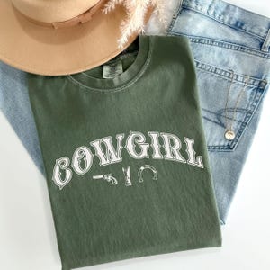 Cowgirl Comfort Colors T-Shirt, Western Graphic Tee, Vintage Rodeo Shirt, Country Girl Aesthetic, Southern Style, Trendy Cowgirl Outfit
