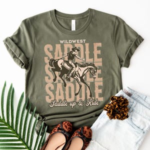 Western Cowboy Saddle Saddle Saddle Unisex Tee, Bucking Horse Rodeo Shirt, Saddle Up and Ride, Cowboy Western Apparel, Horse Lover Gift
