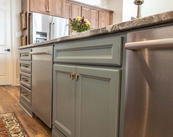 Kitchen Cabinet Sage Green Shaker Assembled, RTA Cabinets, Country Kitchen Decor, Food Storage, Linen Cabinet, Farmhouse, solid Wood Cabinet