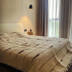 Fluffy Wool Blanket Organic Bedding Decor Scandinavian Wool Blanket Queen Scandinavian King’s Blanket Hutsul Sheep Wool Liznick Wool Throw