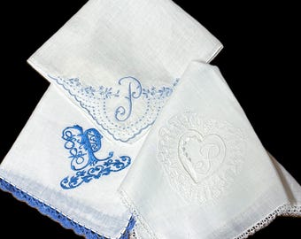 Pañuelo vintage con monograma inicial "P" en azul o blanco*#16