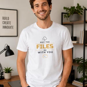 Camiseta "Que os Arquivos Estejam com Você" | Humor Tecnológico, Estampa de Armazenamento em Nuvem, Camiseta para Programadores Geeks