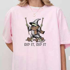 Knitting Shirt, Funny Knitting Shirt, Yarn Lover Shirt, Knitter Gift, Funny Knitting Shirt, Crafty Gift, Knitting Gifts, Funny Frog Shirt Blossom