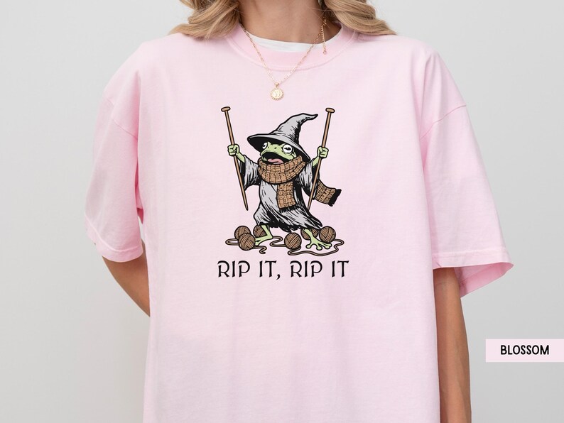 Knitting Shirt, Funny Knitting Shirt, Yarn Lover Shirt, Knitter Gift, Funny Knitting Shirt, Crafty Gift, Knitting Gifts, Funny Frog Shirt Blossom