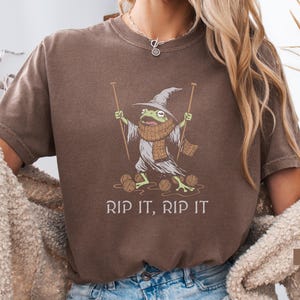 Knitting Shirt, Funny Knitting Shirt, Yarn Lover Shirt, Knitter Gift, Funny Knitting Shirt, Crafty Gift, Knitting Gifts, Funny Frog Shirt Espresso