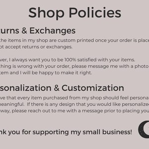 Peut inclure: Document des politiques de la boutique avec des informations sur les retours, les &eacute;changes, la personnalisation et la customisation. Le texte indique que les retours et les &eacute;changes ne sont pas accept&eacute;s, mais le vendeur souhaite la satisfaction du client. Un croissant de lune et un oiseau sont en bas.