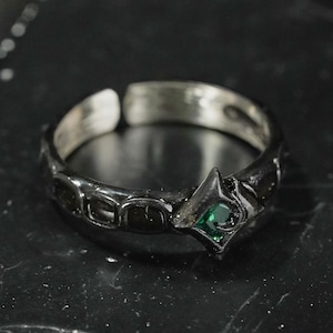 EXCLUSIVE Valorant Rotation Ring, Handmade Unisex Signet Jewelry in Sterling Silver or Gold, Ideal Accessory for Fans and Cosplayers