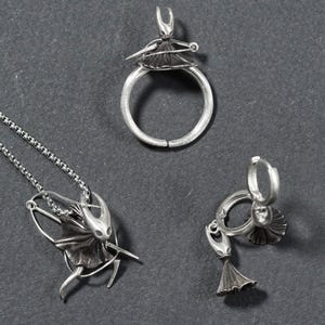 Hor.net Ho.ll.ow K.ni.ght Inspired Jewelry - Handmade Silver 950 Fantasy Accessory - Statement Gamer Jewelry - Silk Song Collectible Art