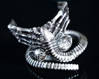 Alien Facehugger Ring, Xenomorph Sci-Fi Jewelry, Handmade 950 Silver Horror Ring, Gothic Statement Ring, Halloween Gift for Movie Fans
