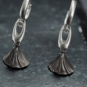 Hor.net Ho.ll.ow K.night Inspired Earrings - Handmade Silver 950 Fantasy Jewelry - Gamer Statement Earrings - Silk Song Unique Collectible