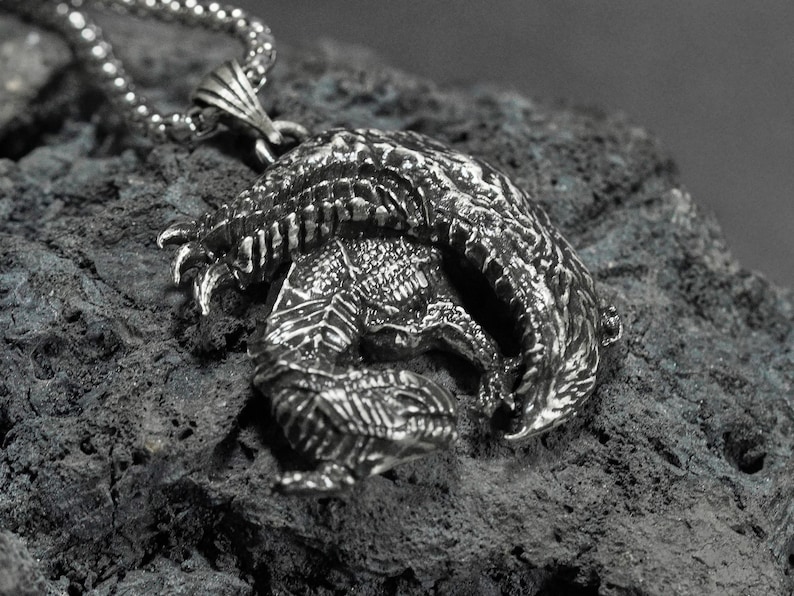 Gore Magala Monster Hunter Wilds Symbol Necklace- Handmade Silver 950 ...
