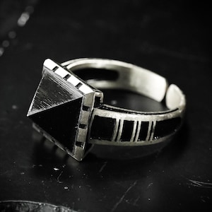 Baldur&#39;s Gate 3 Killer&#39;s Sweetheart Ring - Custom 950 Silver Fantasy Jewelry for RPG Fans, Halloween Cosplay. Christmas Gamer Gift Idea