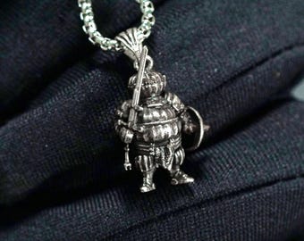 Dark Souls Onion Knight Necklace - Dark Souls figure - Siegmeyer of Catarina Jewelry - Silver 950 Handmade Dark Souls Pendant - Gamer Gift