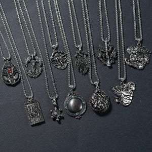 限定ハンドメイドシルバーエルデンリングタリスマンネックレス、ラダゴンとゴッドフリーにインスパイアされたペンダント、ファンタジーとゲームファンへの完璧なギフト