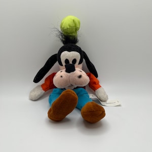 Disney Goofy Plushie / Stuffie 10.5”