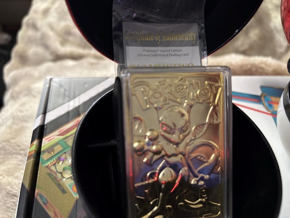 golden pokemon cards from burger king Charizard - Pokemon Burger King Gold Card With Pokeball in Blue box main image 1