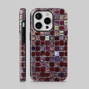 Custodia per telefono a mosaico con motivo a scacchi rosso-bordeaux TOUGH Cover per iPhone 16 Pro, 15, 14, 13, 12, Pixel 9Pro XL, 8A, 7A, 6A, Samsung S23, S25, S24 FE, S23, A55