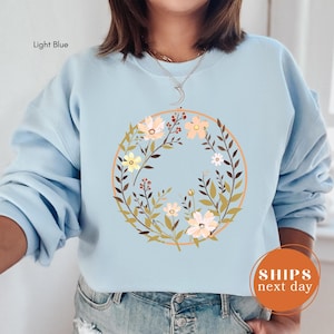 Floral Graphic Hoodie, Wildflower Sweatshirt, Nature Lover Hoodie, Botanical Hoodie, Garden Aesthetic Sweater,  Garden Vibes Hoodie
