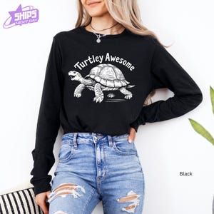 Sea Turtle T-Shirt, Comfort Color  Ocean Lover Apparel, Marine Life Long Sleeve Tee, Beach Party Top, Turtle Gifts for Her, Coastal Top