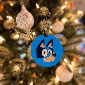 Rondas de madera inspiradas en Bluey / Adornos navideños / Disney / Vacaciones / Personaje / Pintado a mano