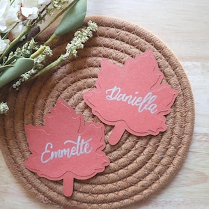 Thanksgiving maple leaf place card, Fall dinner name setting, Terracotta Brown Table name card, Personalized gift tag, Friendsgiving decor