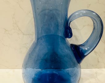 ヴィンテージの手吹きコバルトブルーガラスピッチャー：ミッドセンチュリーの水差し