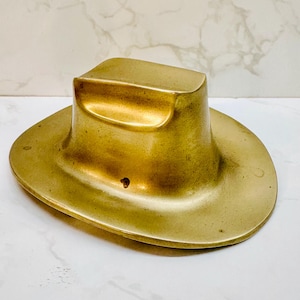 Fermacarte vintage in ottone con cappello da cowboy western anni '60. Regalo perfetto per lui o per lo stile della libreria