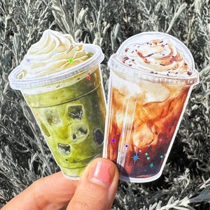 Matcha Latte und Iced Coffee Glitzersticker! NIEDRIGES Aquarell Vinyl Art Stickers. Feinschmecker Laptop, Wasserflasche Aufkleber. Matcha Liebe!