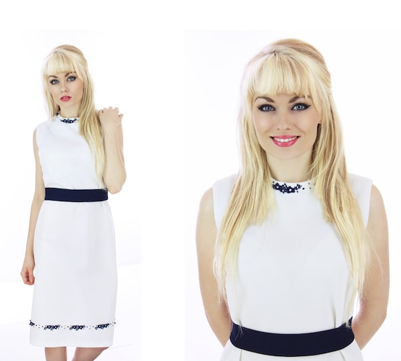 60s Mod Dress A-line White Shift Twiggy 70s Embroidered Flowers Mad Men Sixties Retro 1960s Bleeker Street Medium M - Etsy 60s Mod Dress A-line White Shift Twiggy 70s Embroidered Flowers Mad Men Sixties Retro 1960s Bleeker Street Medium M - Etsy
