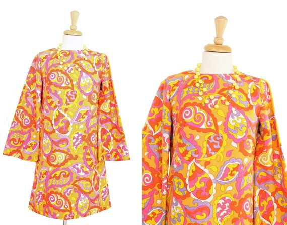 Vintage 70s MOD Psychedelic Mini Shift Dress Bell