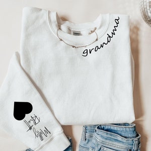 Custom Grandma Sweatshirt with Kid Name on Sleeve, Personalized Mom Sweatshirt, Minimalist Momma Sweater, Mothers Day Gift, Gift for Her
