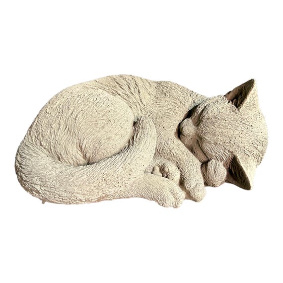Liegende Katzen-Steinfigur – Höhe 11 Cm, 2 Kg, Frostsicher Aus Steinguss (Grau)