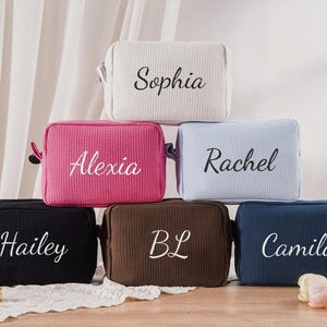 Bolsa de cosméticos con diseño de gofre bordado personalizado, bolsa de maquillaje con monograma, bolsa de aseo con nombre personalizado, para despedida de soltera, organizador de viajes, regalo de Navidad.