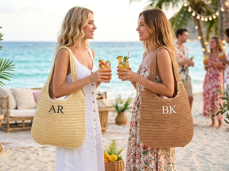 Gepersonaliseerde stranddraagtas, strandstrotas, aangepaste raffia strandtas van stro, bruidsdouchetas, cadeauzakje vrijgezellenfeest, aangepaste initialentas afbeelding 2