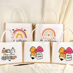 Sac fourre-tout personnalisé en toile pour professeur, cadeau sac fourre-tout pour professeur, sac à noeuds coquette pour professeur, sac-cadeau avec le nom de l'enseignant, sac-cadeau d'appréciation de l'enseignant
