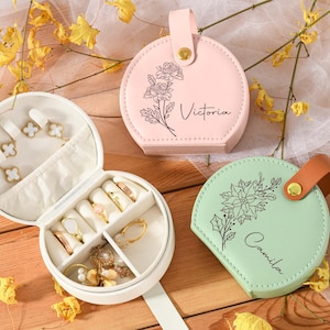 Personalisierte Name Schmuckschatulle, Gravur Geburt Monat Blume Schmuckschatulle, Braut Party Vorschlag Geschenk, Brautjungfer Geschenk, Leder Reise Schmuckschatulle