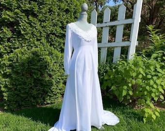 Vintage Lace Wedding Dress with Train: 1970s Boho Bridal Cottage Core Gown, Size L