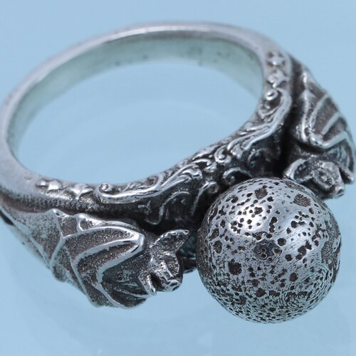 Bat and Moon Ring Silver Bat Ring Moon Jewelry shops Gothic Ring Moon Goth Jewelry Full Moon Bats Vampire Ring Spiritual Jewelry Gothic Ring Guys