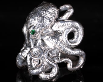 Octopus Ring with Emerald Eyes - Tentacle Ring Octopus Jewelry Ocean Jewelry Steampunk Kraken Sea Creature Ring Art Nouveau Ring