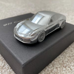 Porsche 911 992 Carrera 1:43 Pisapapeles Modelo de aluminio cromado
