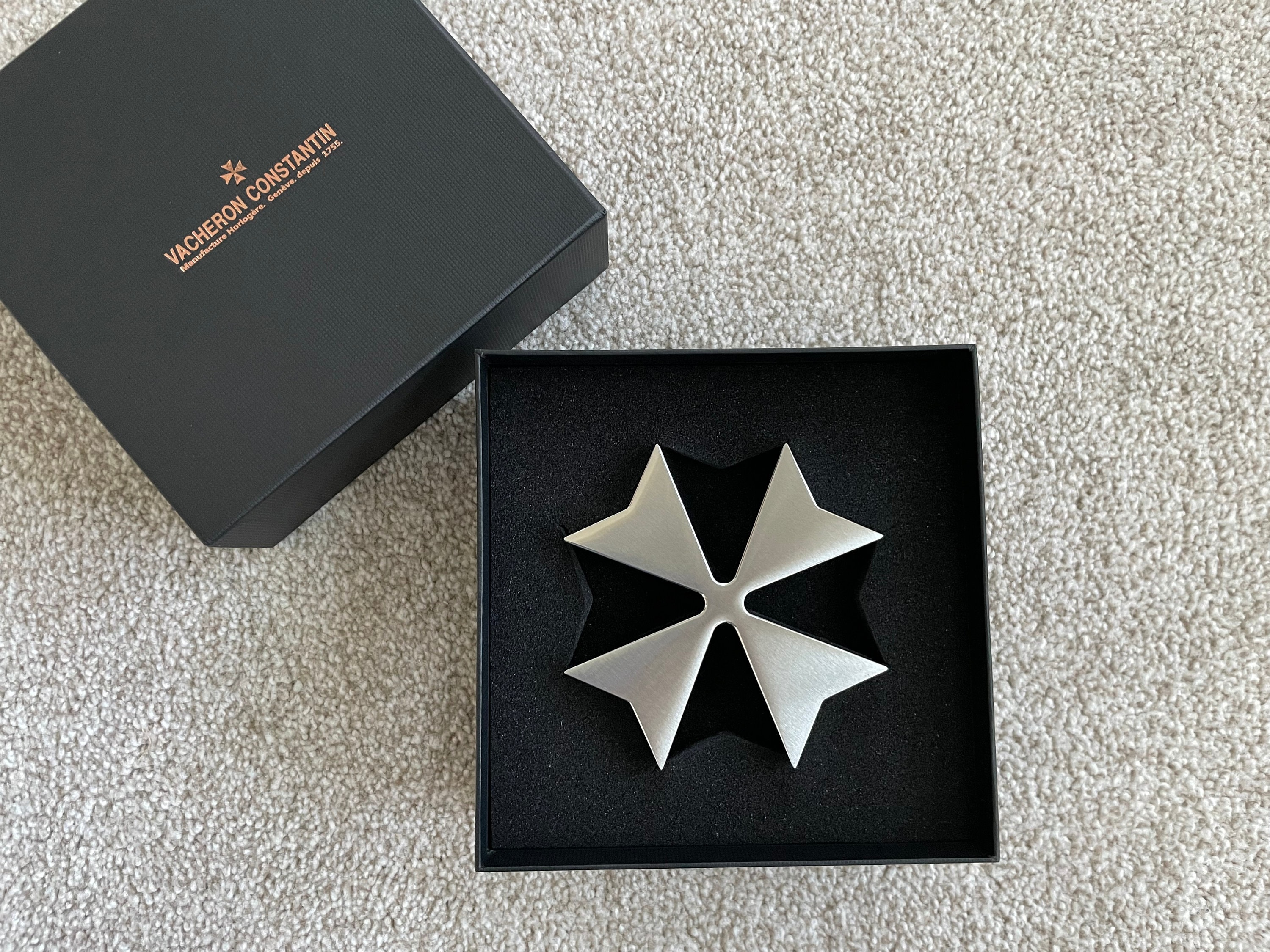 【美品】ヴァシュロンコンスタンタン　ネクタイピン　シルバー　ロゴ刻印　箱付き VACHERON CONSTANTIN（ヴァシュロンコンスタンタン）ネクタイピン
