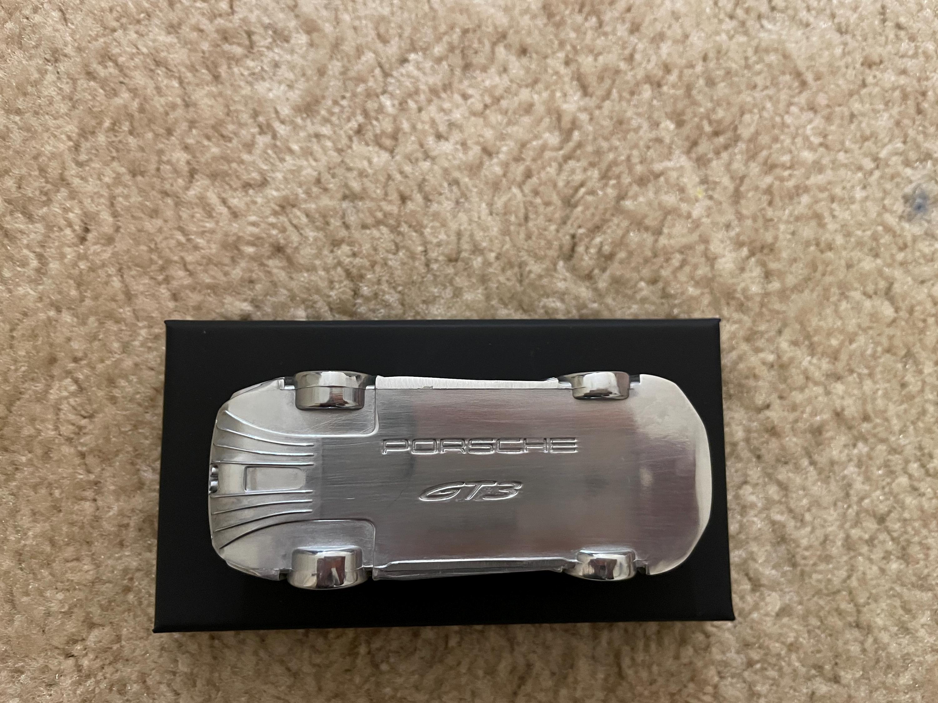 ポルシェ 911 992 GT3 1:43 ペーパーウェイト アルミニウム