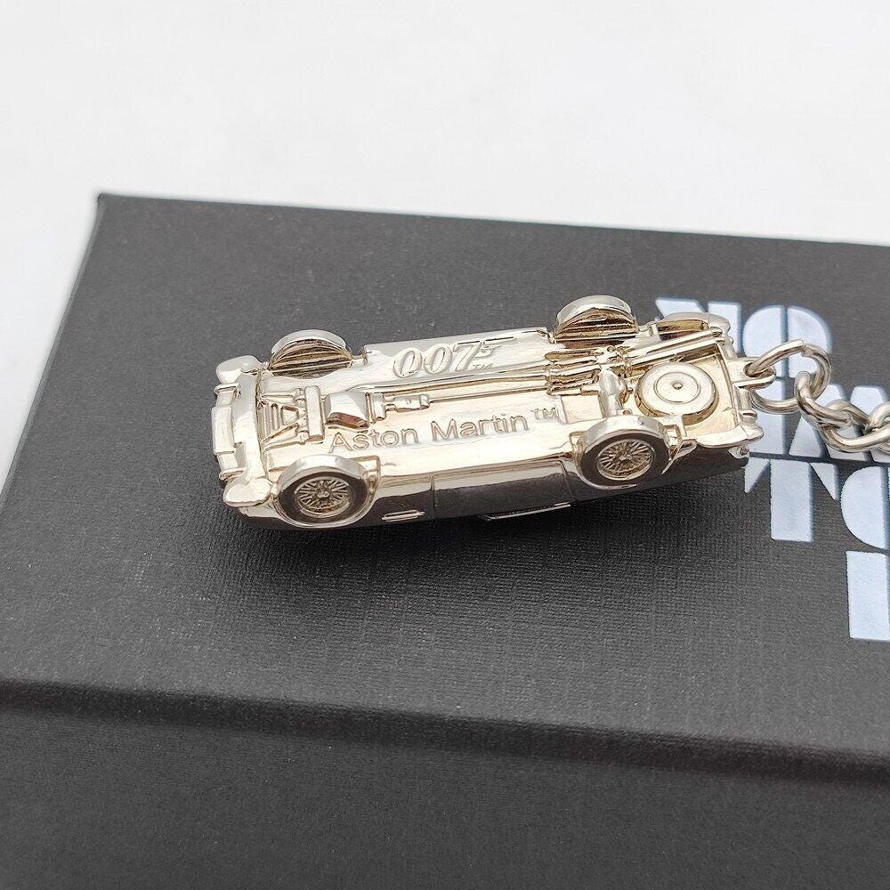 非売品　007 ASTON MARTIN DB810 キーチェーン NIB Aston Martin DBS Superleggera 007 James Bond Silver