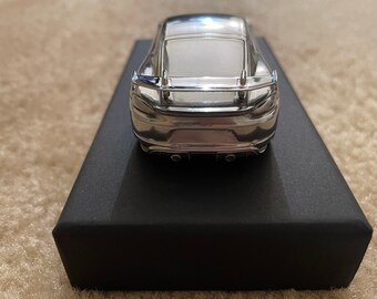 718 ケイマン GT4 RS 1:43 ペーパーウェイト アルミクロームモデル