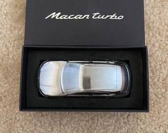 Porsche Macan Turbo Limited Edition 1:43 Paperweight