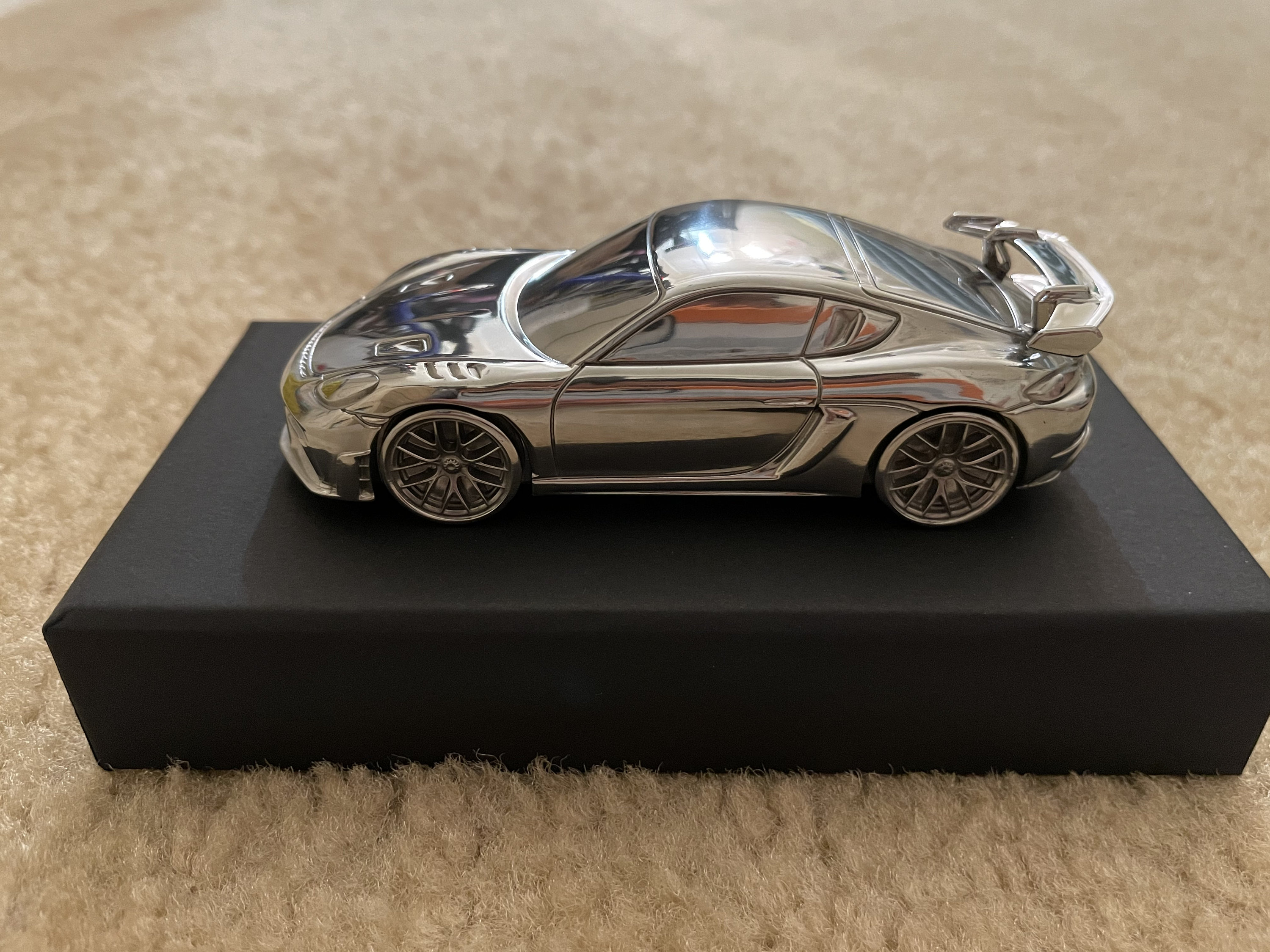 718 ケイマン GT4 RS 1:43 ペーパーウェイト アルミクロームモデル