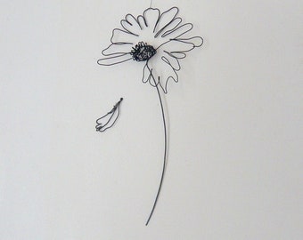 Marguerite and her petal, i love you, a little, a lot, wire art